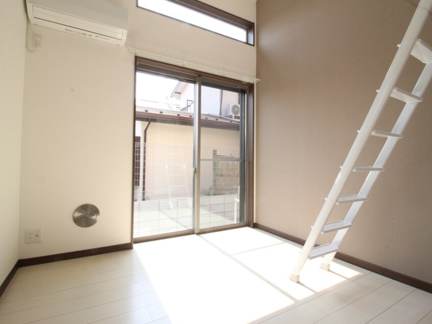 居室 Ｂｌｏｏｍ鴨居