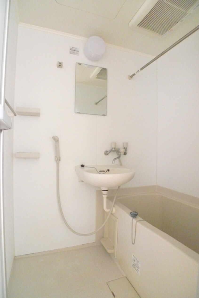 バス／シャワールーム等 フラワーハイツA