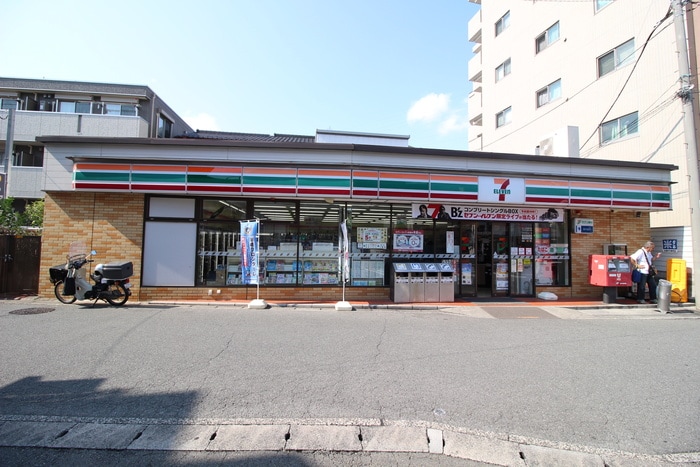 セブンイレブン(コンビニ)まで100m コンフォルト宮崎台