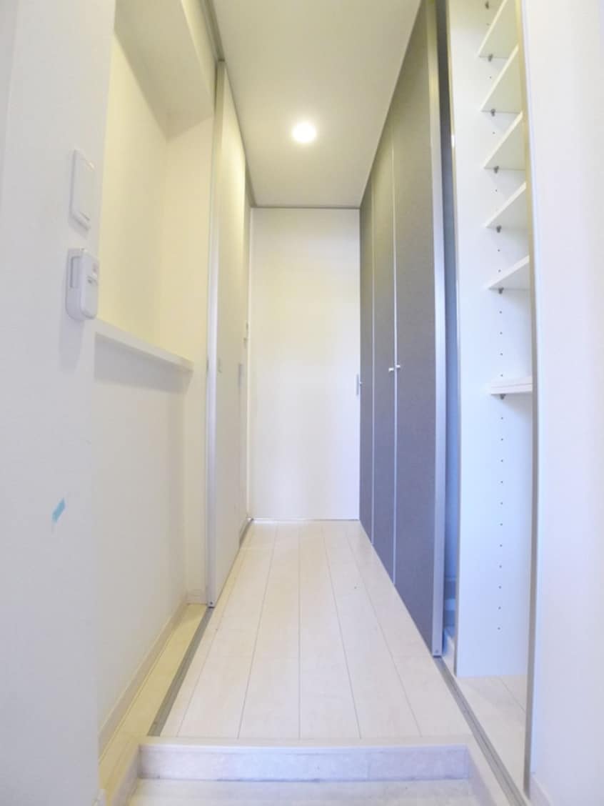 廊下 リブリ・美緒