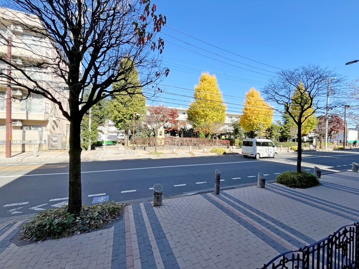 室内からの展望 Ｌａ　Ｆｏｎｔａｉｎｅ　Ｒｏｉ