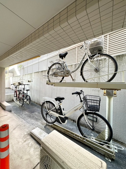 駐輪場 プラウドフラット神楽坂