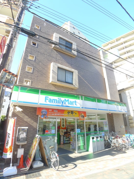 ファミリーマート(コンビニ)まで200m ランド－ル浦和
