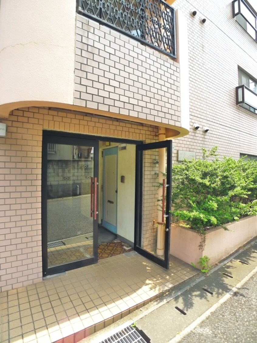 エントランス部分 ヴィラ検見川