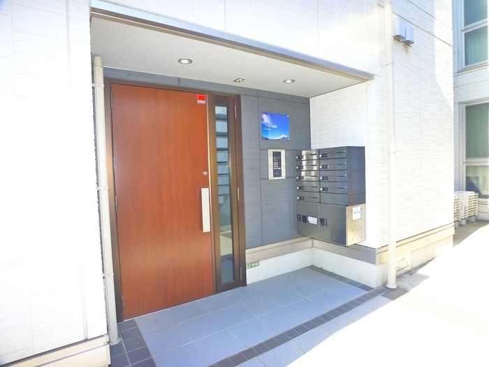 エントランス部分 ラピス綾瀬