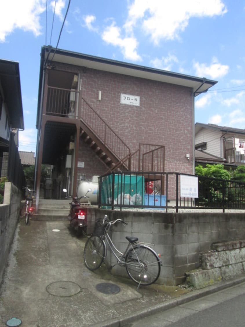 バイク置き場 フロ－ラ