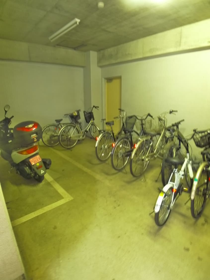 駐輪場 シルバラード