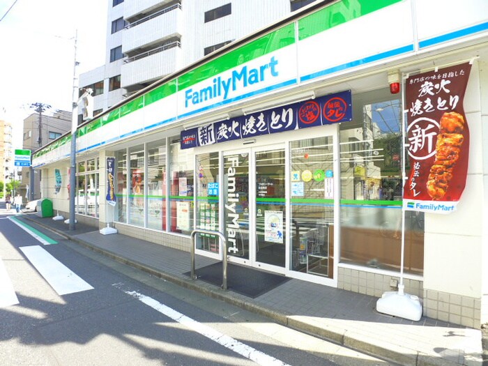 ファミリーマート　目白南店(コンビニ)まで165m パ－クアクシス高田馬場