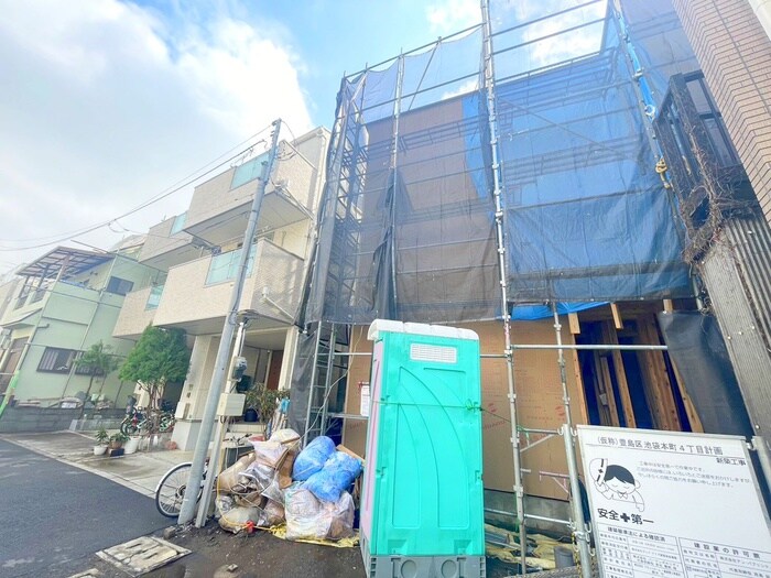 建築中 アマン