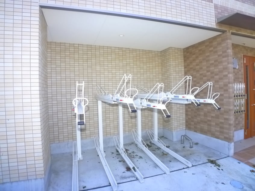 駐輪場 カノン