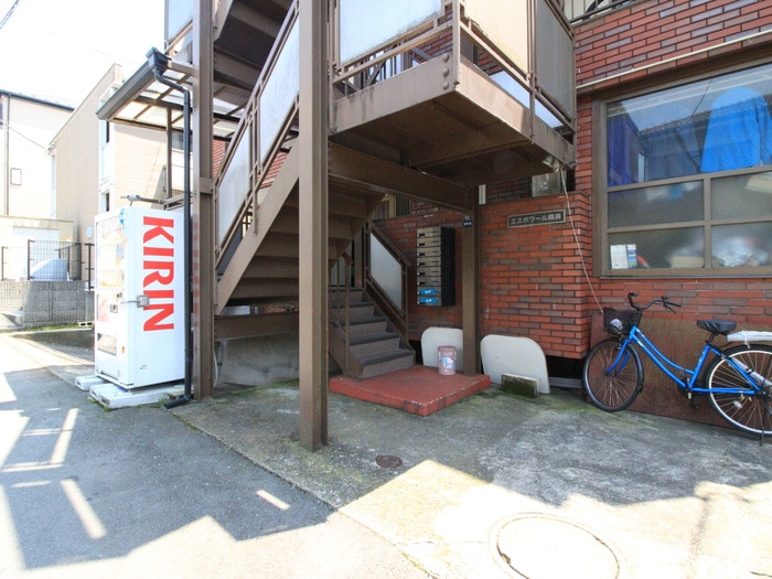 エントランス部分 エスポワ－ル嶋田