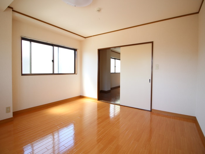 居室 市川ハイム３