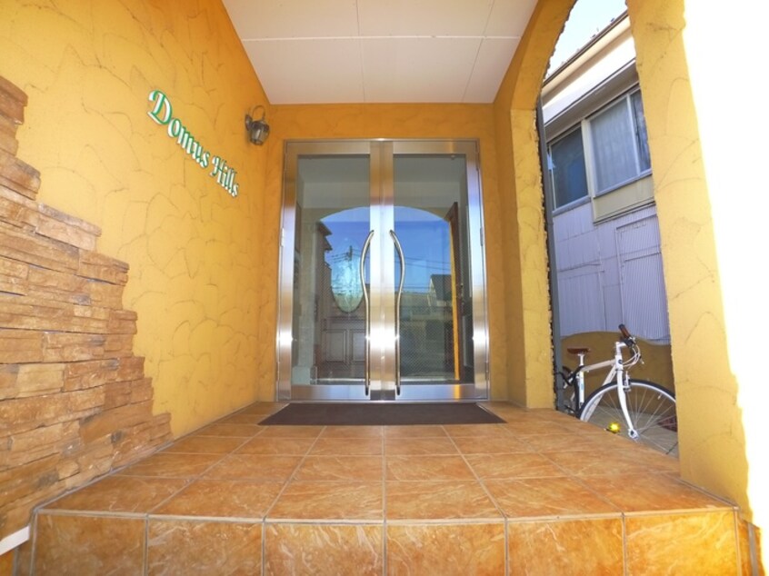 エントランス部分 ドムスヒルズ光ヶ丘