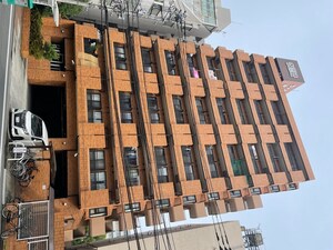 ﾗｲｵﾝｽﾞﾌﾟﾗｻﾞ横浜大通り公園(511)