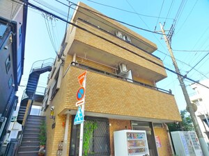 アヤセポリティア