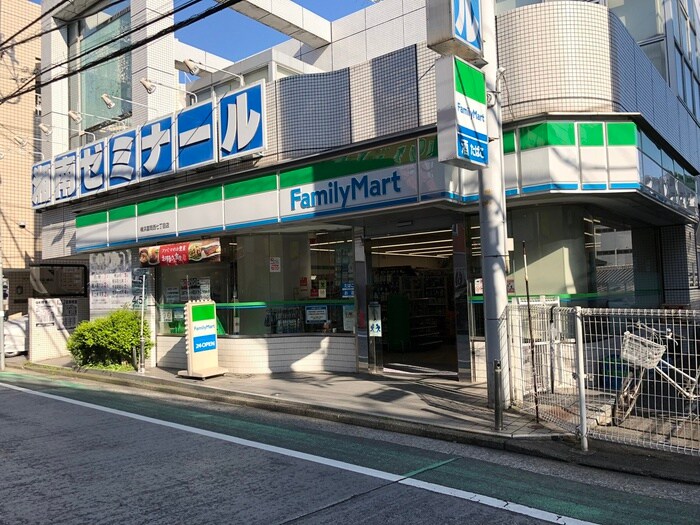 ファミリーマート 横浜富岡西七丁目店(コンビニ)まで309m 富岡西7丁目戸建