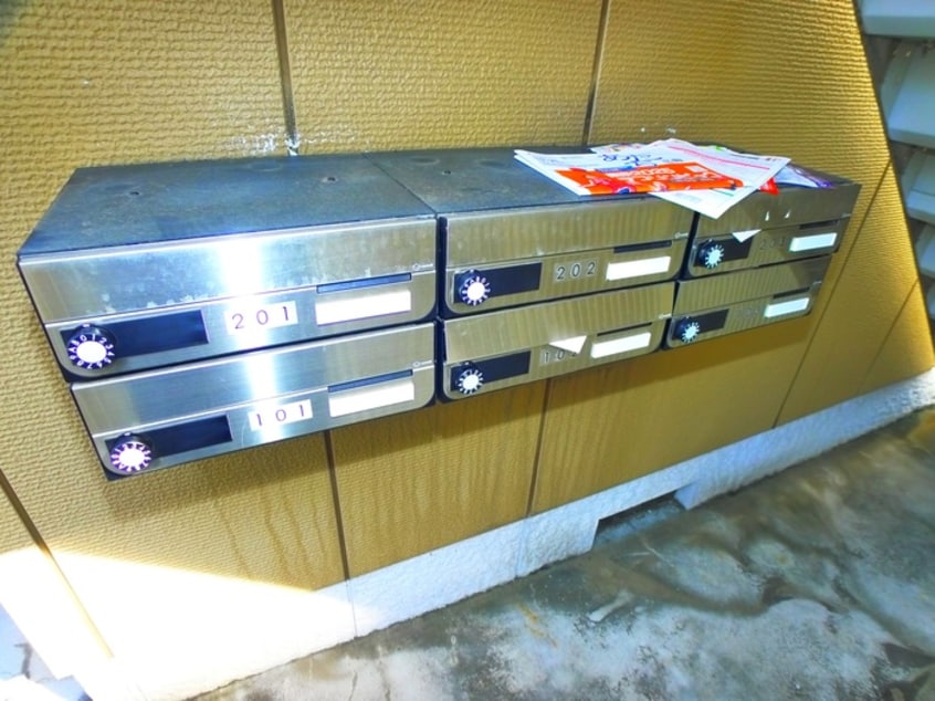 エントランス部分 カ－サソレイユ梅島