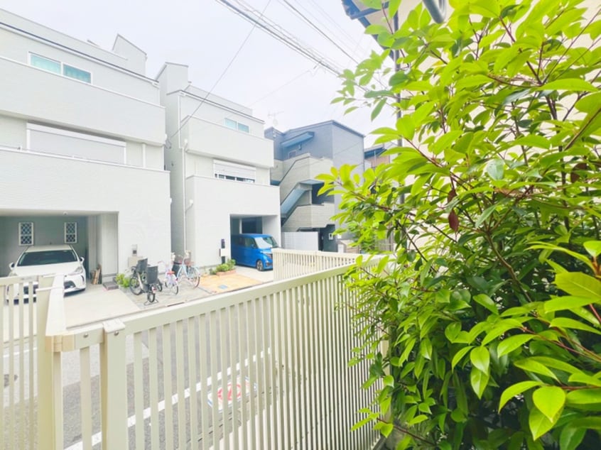 室内からの展望 カ－サソレイユ梅島