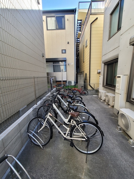 駐輪場 プラハ駒込