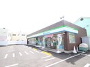 ファミリーマート 宮前犬蔵一丁目店(コンビニ)まで394m Raum Komfort