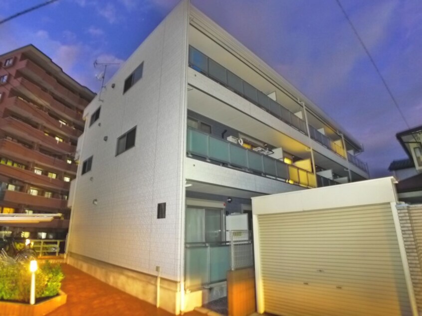 外観写真 MAISON ENSOLEILLEE MATSUDO