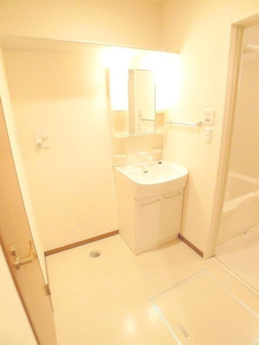 洗濯機置場 サンフラワ－北原