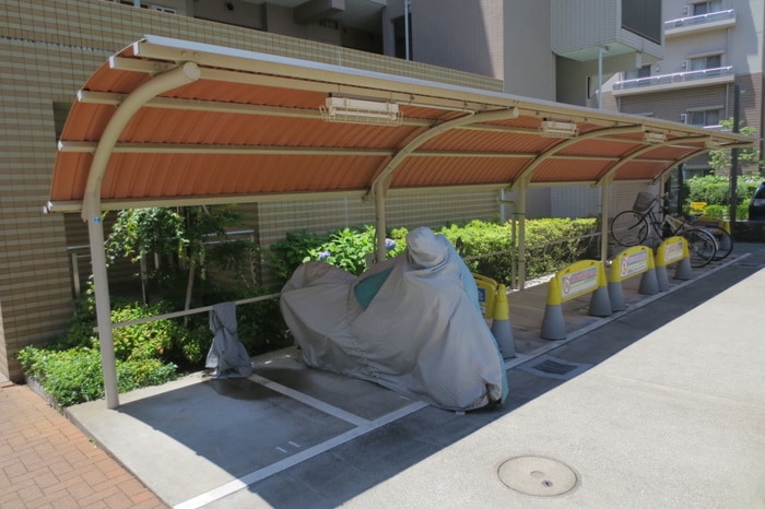 バイク置き場 ベルヴィル芦花恒春