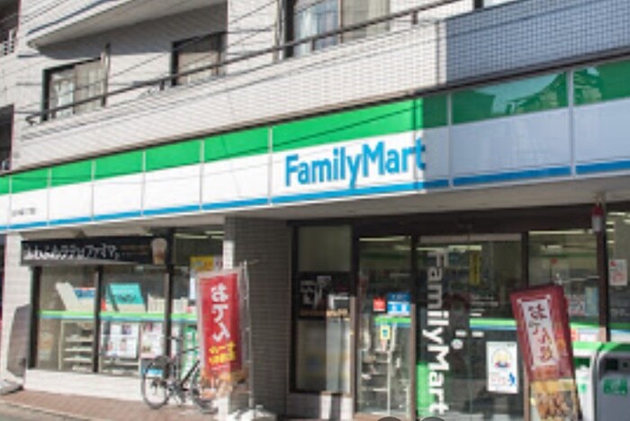 ファミリーマート　品川中延６丁目店(コンビニ)まで379m ヘーベルメゾン北馬込