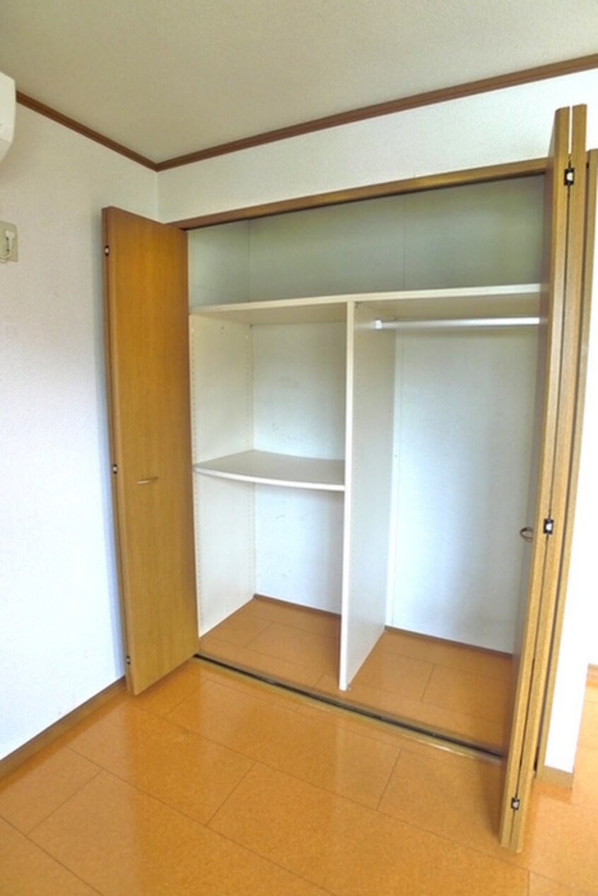 収納 コ－ポラス小山