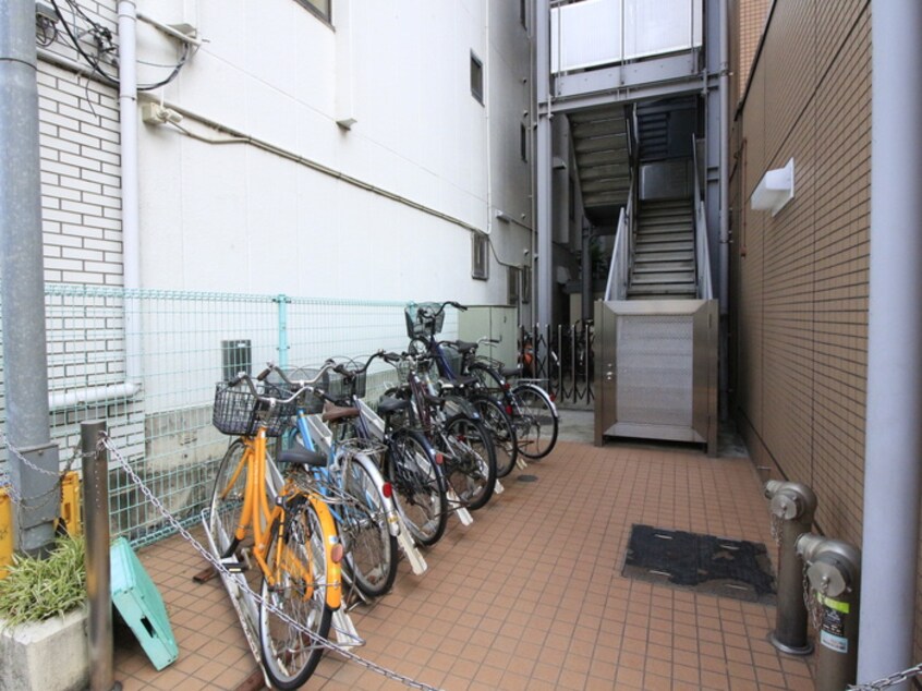 駐輪場 小石川加藤ビル