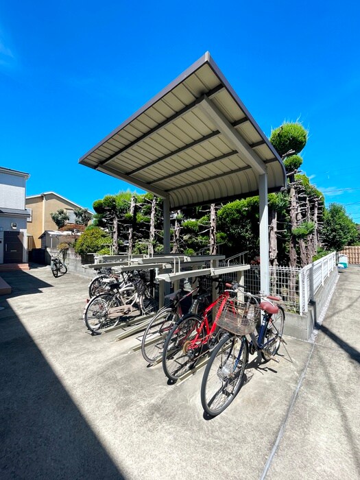 駐輪場 ｱﾑｰﾙ雫