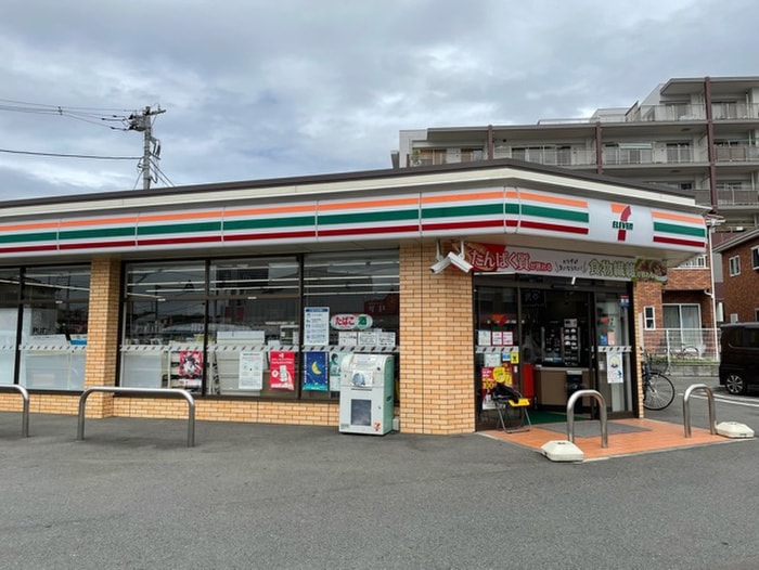 セブンイレブン(コンビニ)まで300m リン