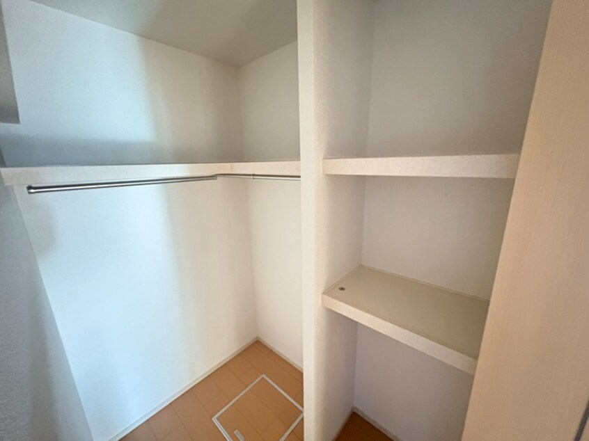 収納 ソレイユ・N