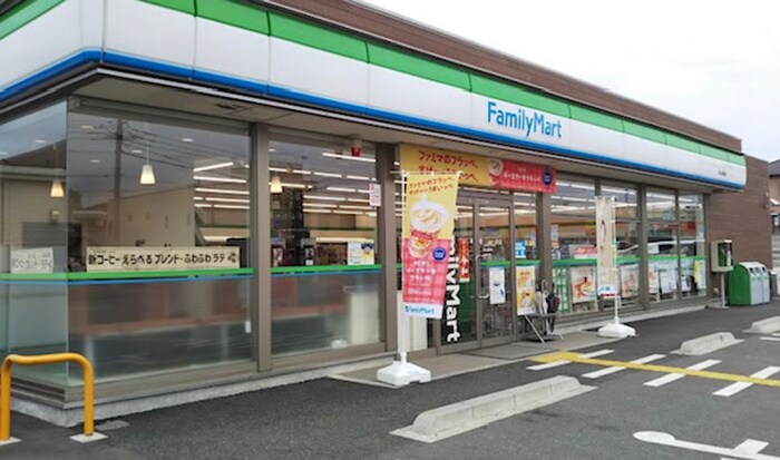 ファミリーマート狭山祇園店(コンビニ)まで120m シャーメゾンMO　B