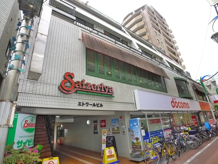 サイゼリヤ(その他飲食（ファミレスなど）)まで363m プレジデントシープ