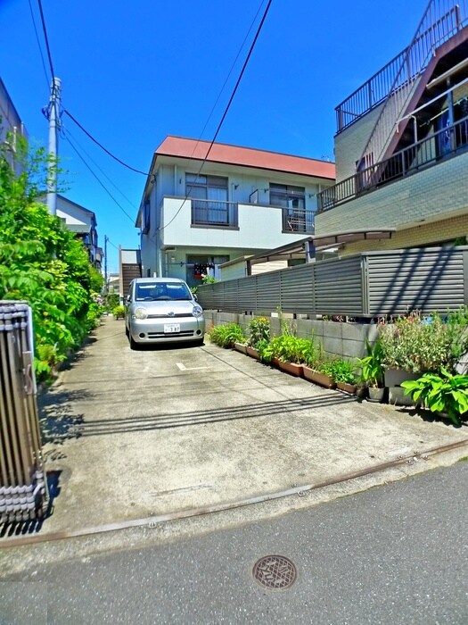 駐車場 ピース林