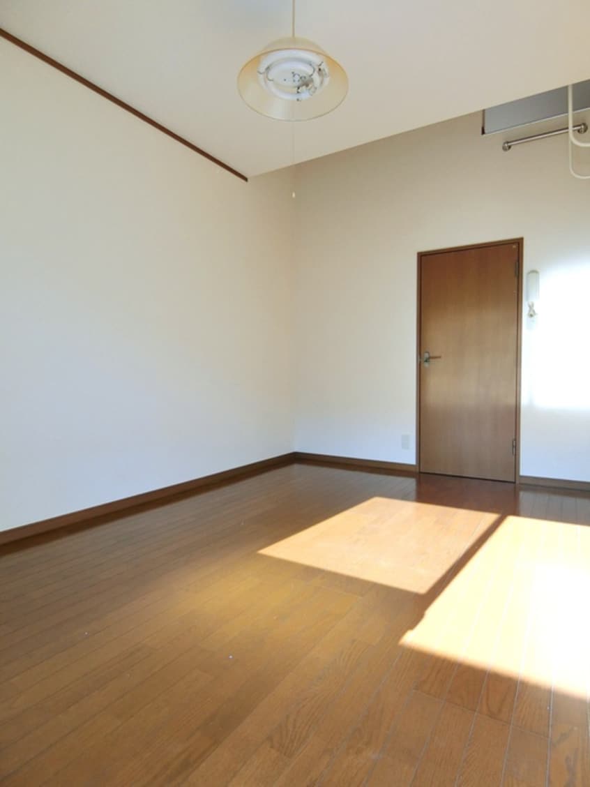 居室 レッツホームズ