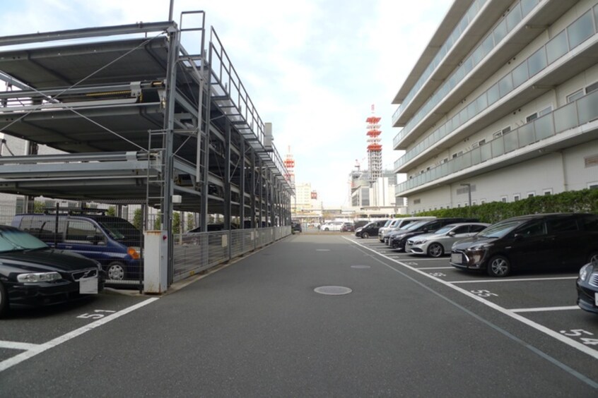 駐車場 ｴｺﾛｼﾞ-千葉みなとﾚｼﾞﾃﾞﾝｽ