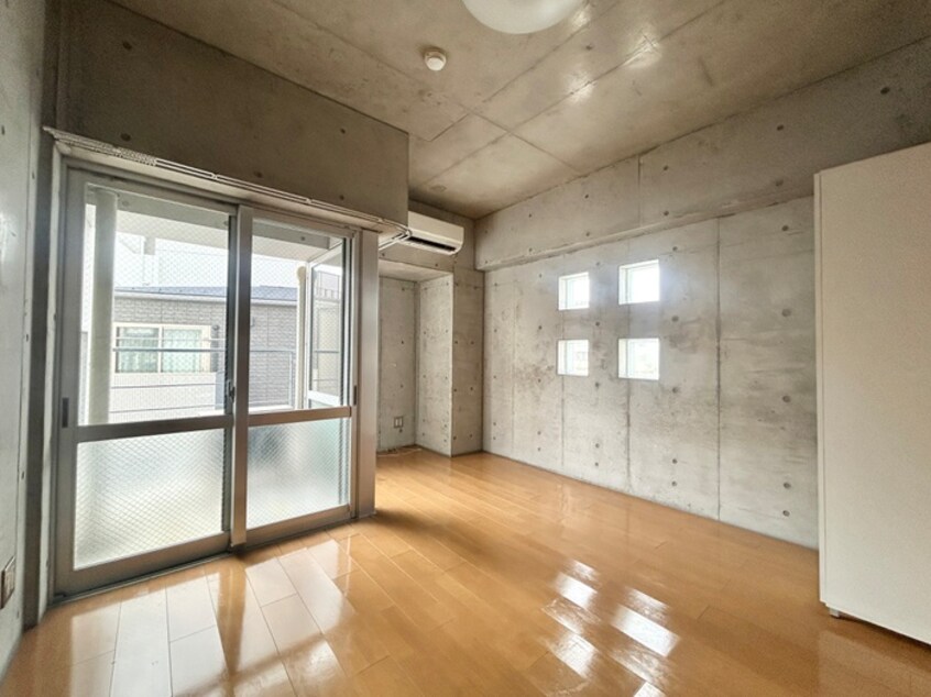 居室 キングスガ－デン