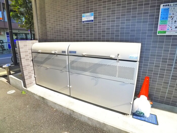 その他 VARIANT S.