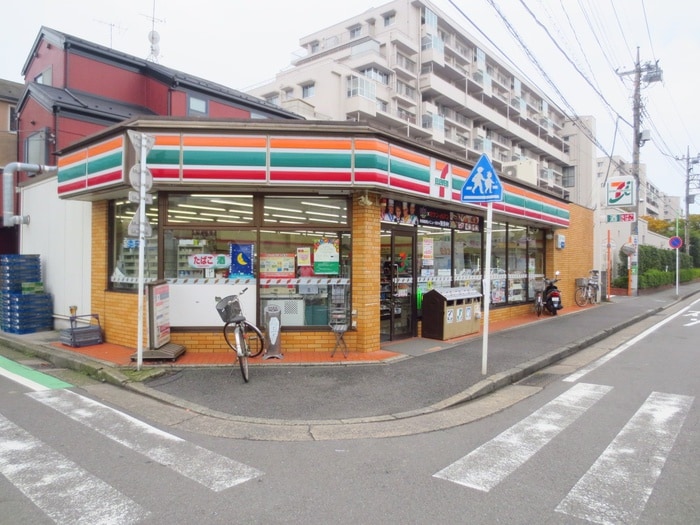 セブンイレブン横浜大豆戸町店(コンビニ)まで318m マ・メゾン大倉山
