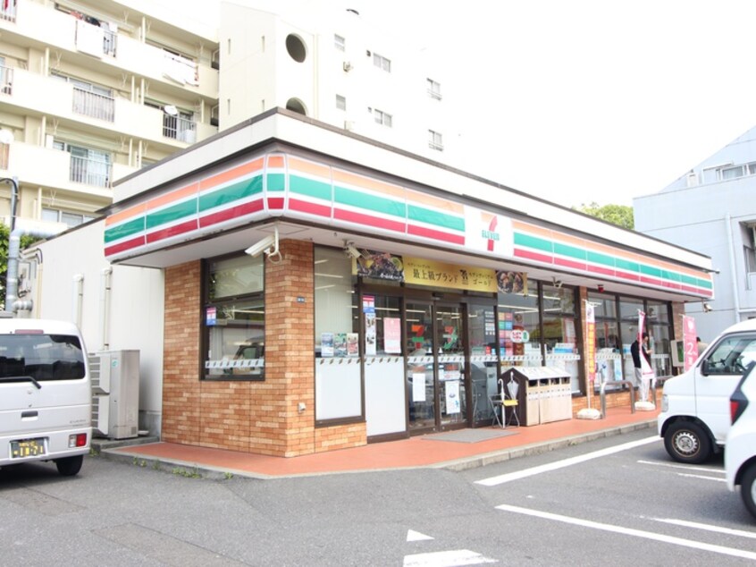 セブンイレブン横浜日吉本町３丁目店(コンビニ)まで186m レクセル日吉