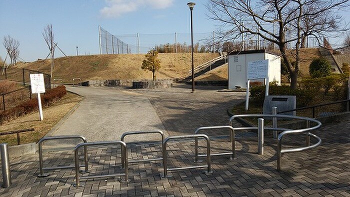 笠間中央公園(公園)まで50m ヴィラサンライズ