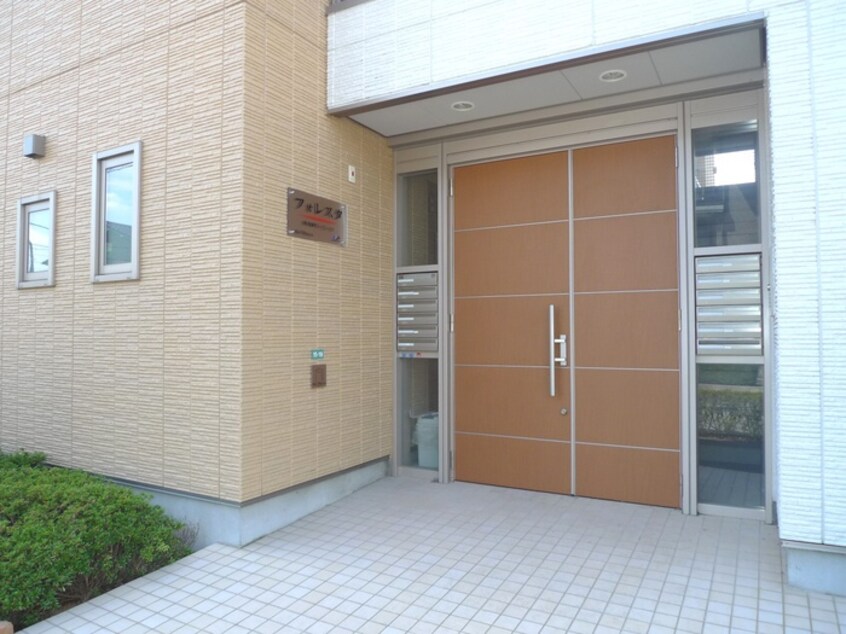 エントランス部分 フォレスタ