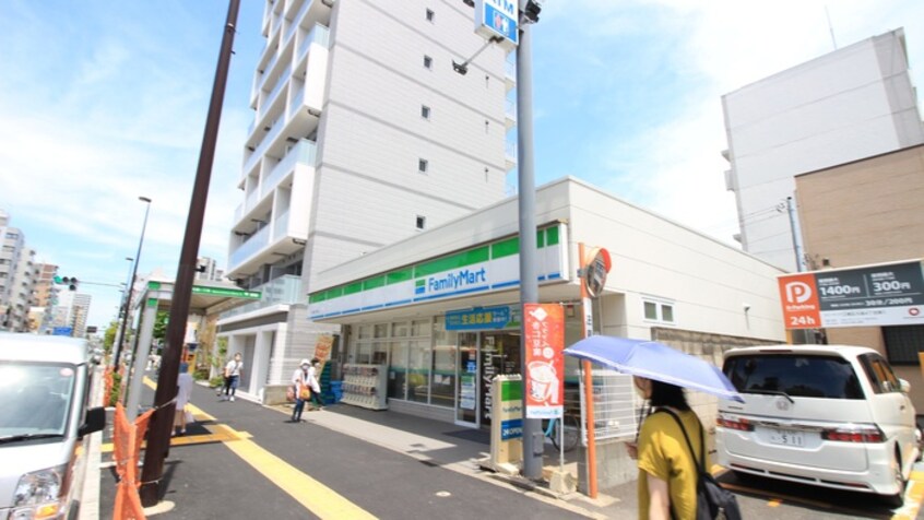 ファミリーマート大島四丁目店(コンビニ)まで230m チェスナット西大島