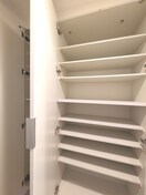 靴箱 コスモリード新宿余丁町