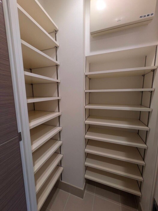 靴箱 コスモリード新宿余丁町