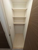 収納 コスモリード新宿余丁町