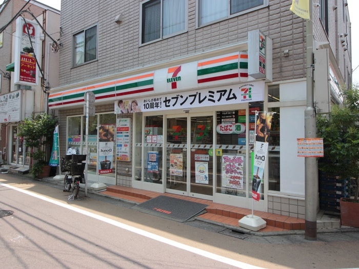 セブンイレブン(コンビニ)まで465m ＴｅｒｒａｃｅＫａｋｉｎｕｍａ