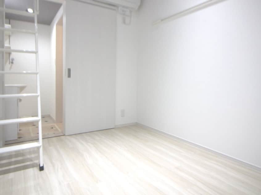 居室 HermitagedeYokosukaKinugasa